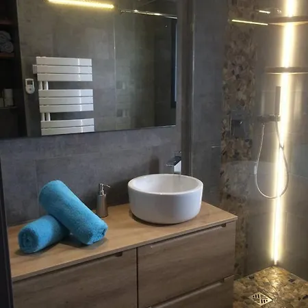 Villa Entre Et Montagne... *